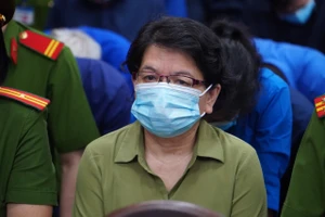 Cựu trưởng đoàn thanh tra Đỗ Thị Nhàn: ’Cựu tổng giám đốc SCB tặng quà là bình thường’