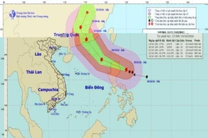 Siêu bão Haima có khả năng đổi hướng