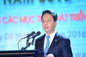 Bộ trưởng Trần Hồng Hà yêu cầu không tặng quà cấp trên 