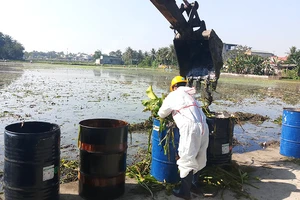 Cống nước bùng lửa mới biết 4.000 lít dầu tràn ra 3 ngày trước