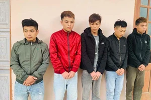 Gọi đàn em mang súng tự chế đến nhà đối phương gây án