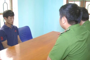 Bắt kẻ đột nhập trang trại trộm cắp 1.400 con gà trong đêm