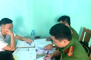 Bắt hai cán bộ ngân hàng lừa đảo chiếm đoạt 50 tỉ đồng