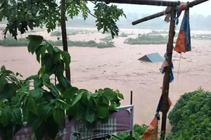  Một làng có 14 người mất tích vì mưa lũ 