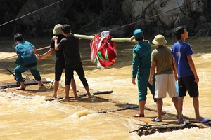 Tìm thấy thi thể bé 10 tuổi trong gia đình 6 người mất tích