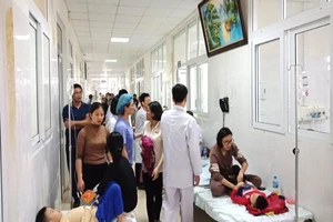 Hàng chục HS mầm non ở Thanh Hóa nhập viện nghi ngộ độc