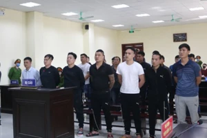 21 người trong đường dây cho vay lãi 'cắt cổ' lãnh án