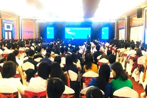 Dừng hội thảo chọn sách có ngàn người dự để ngừa COVID-19