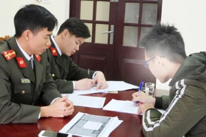 Phạt 5 triệu đồng người lên Facebook báo chốt CSGT