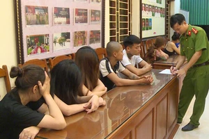 10 nam nữ 'bay lắc' ở quán karaoke sau đám cưới bạn