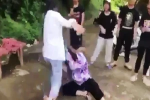 Xác minh vụ nữ sinh lớp 8 bị đánh hội đồng ở Thanh Hóa