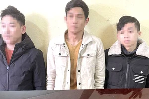 Bắt 3 đối tượng lừa đảo qua Facebook chiếm đoạt 2,4 tỉ đồng