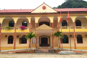 Chủ tịch Thanh Hóa nói về huyện nghèo xin xây trụ sở 30 tỉ