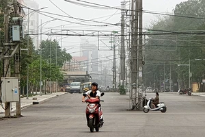 Cột điện 'bẫy' người đi đường ở thành phố Sầm Sơn