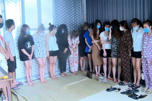 Thanh Hóa bắt giữ 22 nam nữ sử dụng ma túy trong quán karaoke 