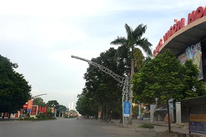  Vắng lặng ở TP Thanh Hóa trong ngày đầu giãn cách xã hội theo Chỉ thị 16