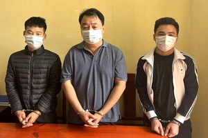 Bắt giữ 4 người phóng hỏa đốt xe ô tô để trả thù ở Thanh Hóa