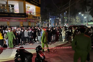 Công an điều tra vụ nữ sinh trộm váy bị chủ shop hành hạ