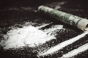 Rủ 4 nữ vào nhà nghỉ sử dụng ma túy bị công an bắt giữ