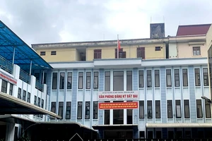 1 Giám đốc Văn phòng đăng ký đất đai bị cách chức do vi phạm đạo đức lối sống 