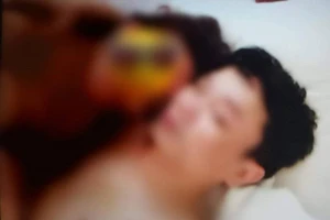 1 cán bộ THADS lộ 'ảnh nóng' với người yêu cũ bị kiểm điểm