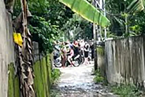 Trên đường kéo xe tang từ nghĩa địa trở về, 2 người bị điện giật tử vong