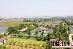 Hàng loạt công trình xây dựng khủng trên đất nông nghiệp ở Thanh Hóa