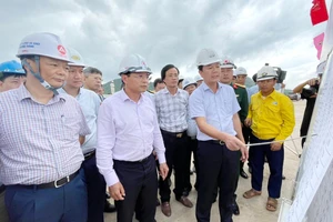 Bộ trưởng GTVT thay nhà thầu làm chậm tiến độ cao tốc Bắc-Nam