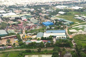 Rác thải 'bủa vây' khu công nghiệp ở Thanh Hóa