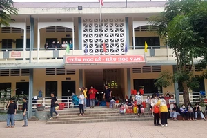 1 trưởng phòng GD&ĐT miền núi bị cảnh cáo vì tuyển 43 HS sai tiêu chí