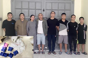 5 thanh niên đang phê ma túy trong nhà hoang thì gặp công an