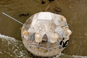 Xây 5 bàn tay khổng lồ dọc bờ biển Hải Tiến tạo nét mới, không phải xin ý kiến