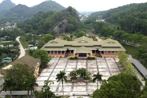 Trung tâm Hội nghị Hàm Rồng hơn 160 tỉ bỏ hoang nhiều năm nay