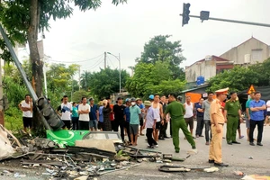 Thông tin mới vụ xe khách va chạm với ô tô biển xanh 80A ở Thanh Hóa