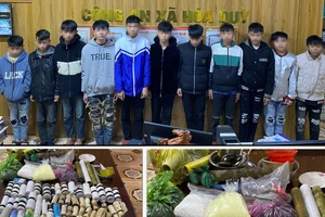 Nhiều học sinh lên mạng xem cách chế tạo rồi mua nguyên liệu làm pháo nổ