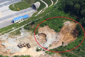 Vụ xe tải 'xé rào' vào cao tốc Bắc - Nam: Không được phép xúc đất bên cạnh hầm Thung Thi