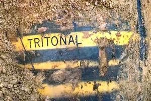 Thi công đường liên xã phát hiện quả bom dài 1m 