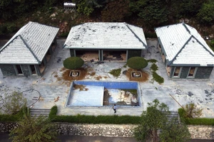 Cận cảnh tháo dỡ công trình xây dựng trái phép trên đất quốc phòng ở Thanh Hóa