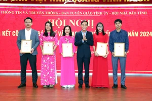 Báo Pháp Luật TP. HCM đạt giải B, Giải Búa liềm vàng tỉnh Thanh Hóa