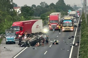 Tai nạn trên cao tốc Cầu Giẽ - Ninh Bình khiến nhiều người văng khỏi xe