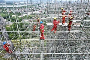 Toàn cảnh 'giải cứu' Hòn Vọng Phu ở Thanh Hoá