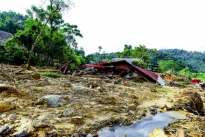 Băng rừng giải cứu dân xã vùng biên Yên Nhân sau trận lũ quét kinh hoàng