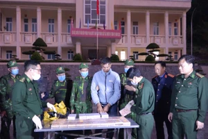 Bộ đội Biên phòng bắt quả tang người vận chuyển 32 bánh heroin ở Thanh Hóa