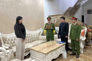 Công an khám xét, bắt tạm giam giám đốc công ty vàng bạc Kim Chung 