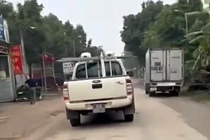 Xe biển xanh chở hàng cồng kềnh vi phạm nhiều lỗi, bị xử phạt hơn 38 triệu đồng