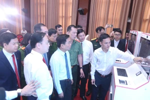 Thanh Hóa: Thí điểm ki-ốt thông minh làm thủ tục hành chính chỉ mất 3–5 phút