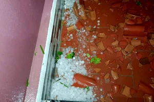 Thanh Hóa: Mưa đá, dông lốc xuất hiện bất thường