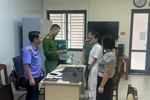 Bắt nữ giám đốc và kế toán nhà xe Vân Anh ở Thanh Hóa trốn thuế 34 tỉ đồng