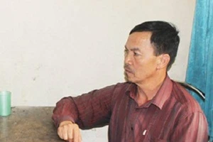 Dùng xăng đốt nhà hàng xóm để giải quyết mâu thuẫn