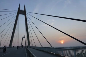 1 ngày, 2 vụ tự tử ở cầu Bính